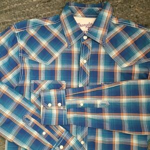 Wrangler Western shirt men’s size Small.